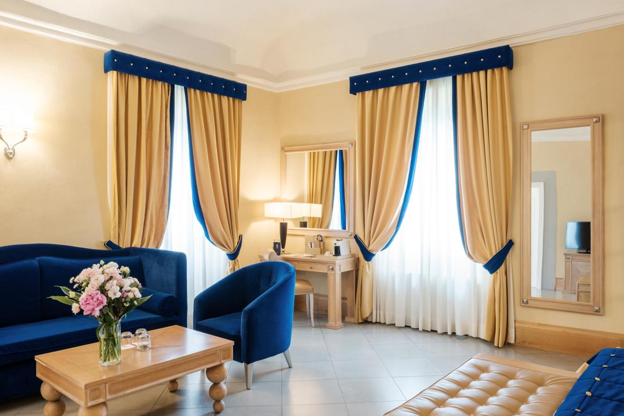 วิลล่า โตโลเม โฮเทล แอนด์ รีสอร์ต ฟลอเรนซ์ ภายนอก รูปภาพ A suite at the hotel