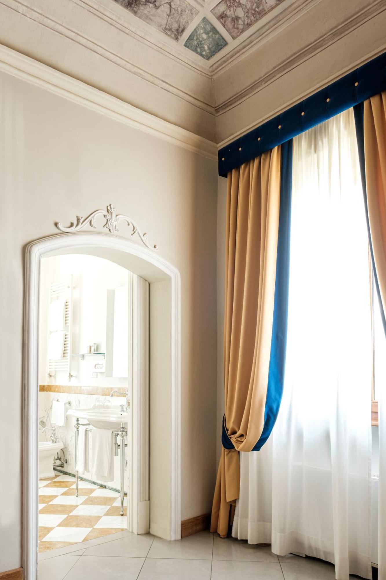 วิลล่า โตโลเม โฮเทล แอนด์ รีสอร์ต ฟลอเรนซ์ ภายนอก รูปภาพ A curtain